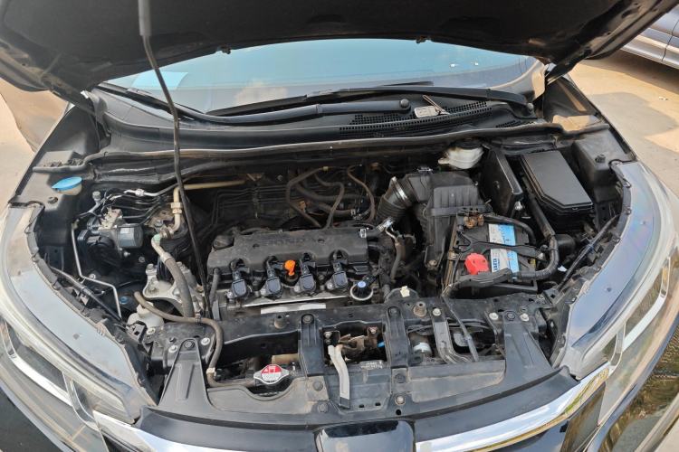 Used Honda CR-V 2015 2.0L Four-Wheel Drive Fashion Edition Engine Bay
