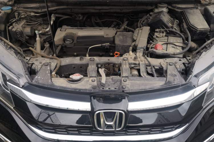 Used Honda CR-V 2015 2.4L four-wheel drive luxury version Engine Bay
