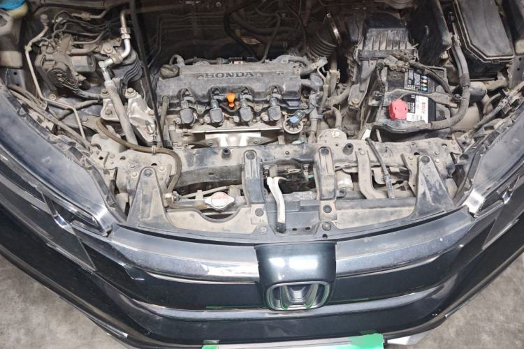 Used Honda CR-V 2015 2.0L two-wheel drive Fashion Edition Engine Bay