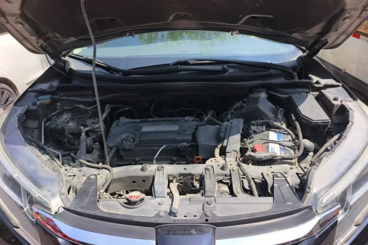 Used Honda CR-V 2015 2.4L two-wheel drive luxury version Engine Bay