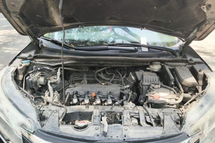 Used Honda CR-V 2015 2.0L two-wheel drive Fashion Edition Engine Bay