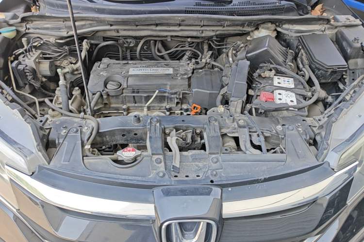 Used Honda CR-V 2015 2.4L two-wheel drive luxury version Engine Bay