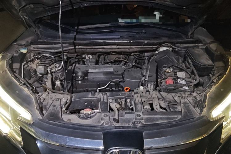 Used Honda CR-V 2015 2.4L two-wheel drive luxury version Engine Bay