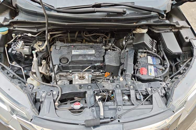 Used Honda CR-V 2015 2.4L two-wheel drive luxury version Engine Bay