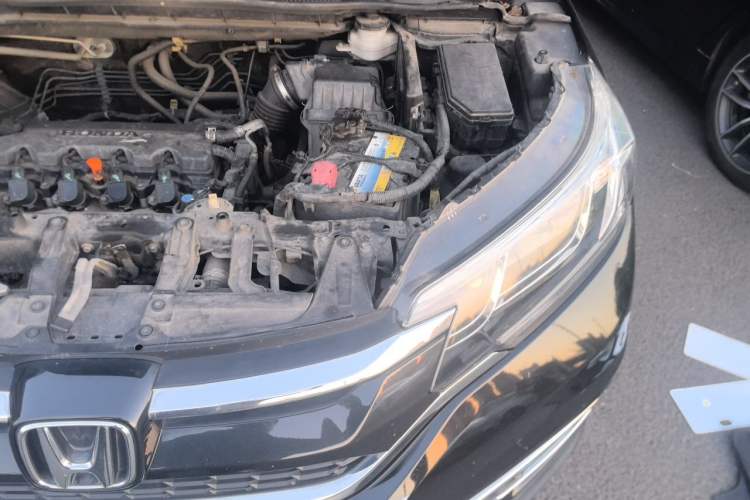 Used Honda CR-V 2015 2.0L two-wheel drive Fashion Edition Engine Bay Left