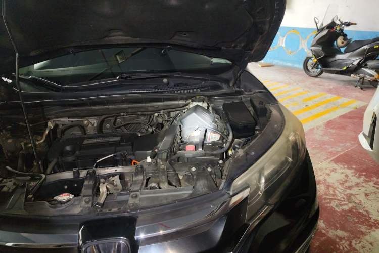 Used Honda CR-V 2015 2.4L two-wheel drive luxury version Engine Bay Left