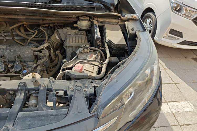 Used Honda CR-V 2015 2.0L 2WD Classic Edition Engine Bay Left
