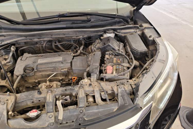 Used Honda CR-V 2015 2.4L two-wheel drive luxury version Engine Bay Left