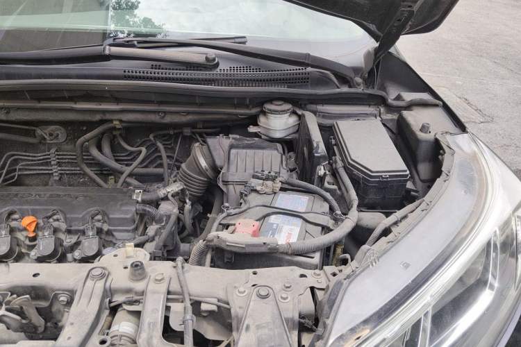 Used Honda CR-V 2015 2.0L two-wheel drive Fashion Edition Engine Bay Left
