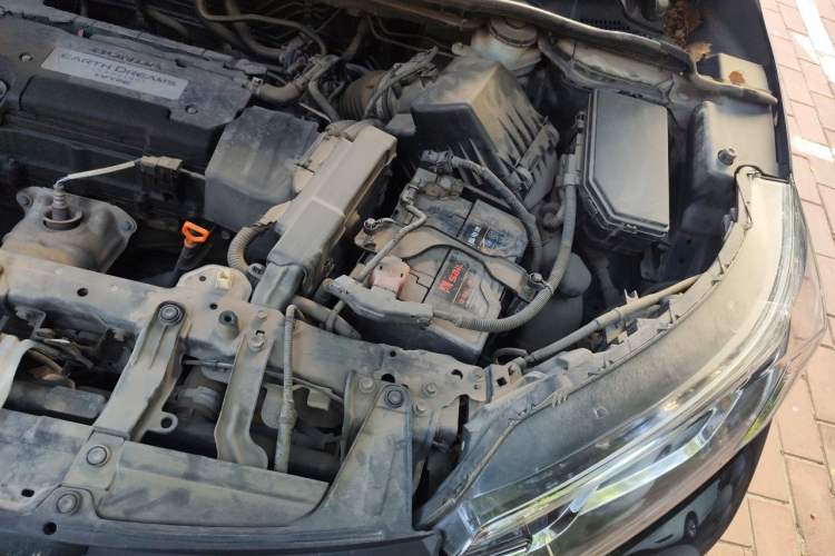 Used Honda CR-V 2015 2.4L two-wheel drive luxury version Engine Bay Left