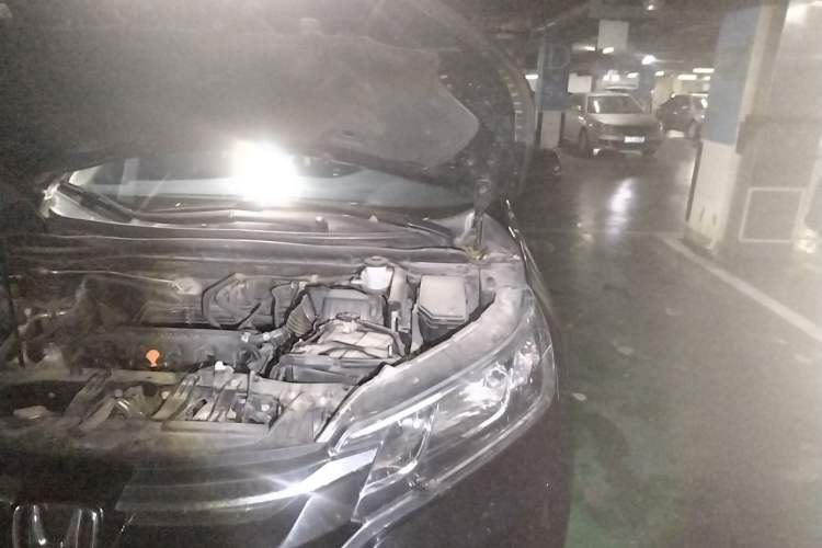 Used Honda CR-V 2015 2.0L two-wheel drive Fashion Edition Engine Bay Left