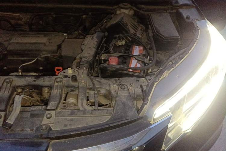Used Honda CR-V 2015 2.4L two-wheel drive luxury version Engine Bay Left