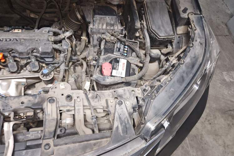 Used Honda CR-V 2015 2.0L two-wheel drive Fashion Edition Engine Bay Left