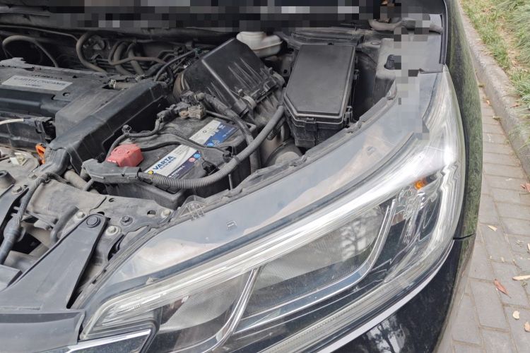 Used Honda CR-V 2015 2.4L two-wheel drive luxury version Engine Bay Left