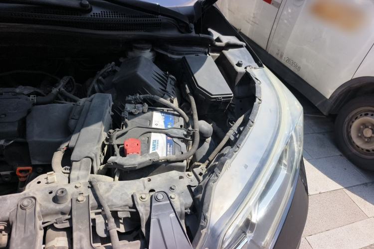 Used Honda CR-V 2015 2.4L two-wheel drive luxury version Engine Bay Left