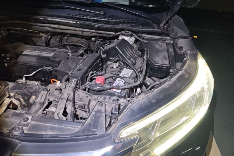 Used Honda CR-V 2015 2.4L two-wheel drive luxury version Engine Bay Left