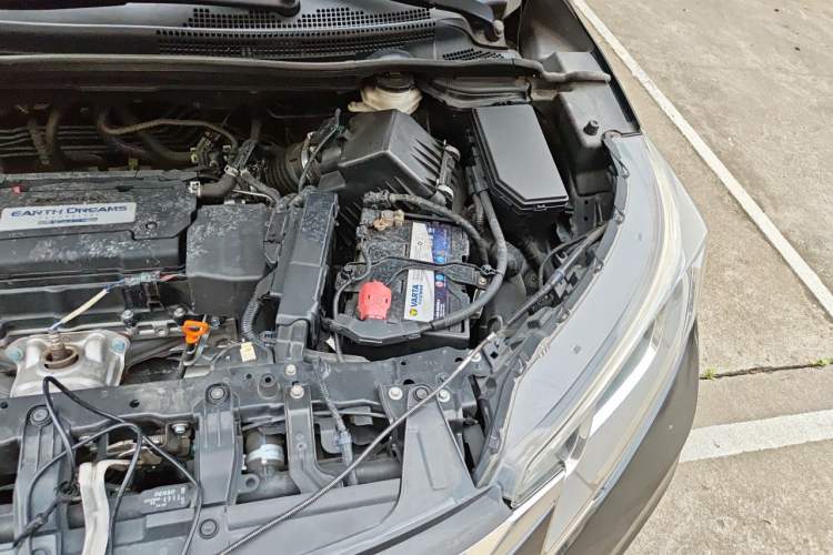 Used Honda CR-V 2015 2.4L two-wheel drive luxury version Engine Bay Left