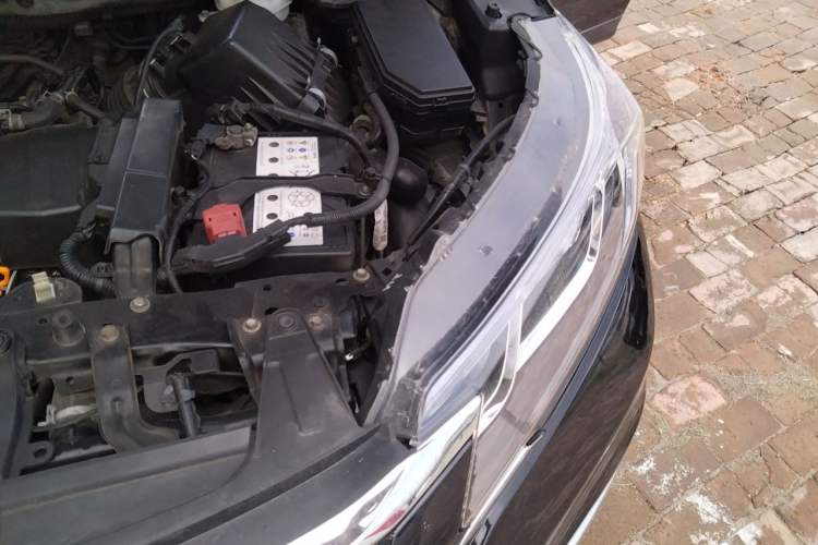 Used Honda CR-V 2015 2.4L four-wheel drive luxury version Engine Bay Left