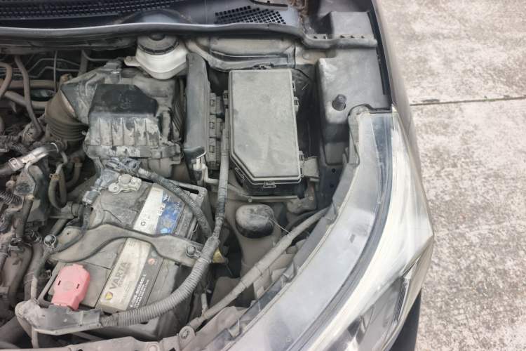 Used Honda CR-V 2015 2.0L two-wheel drive urban version Engine Bay Left