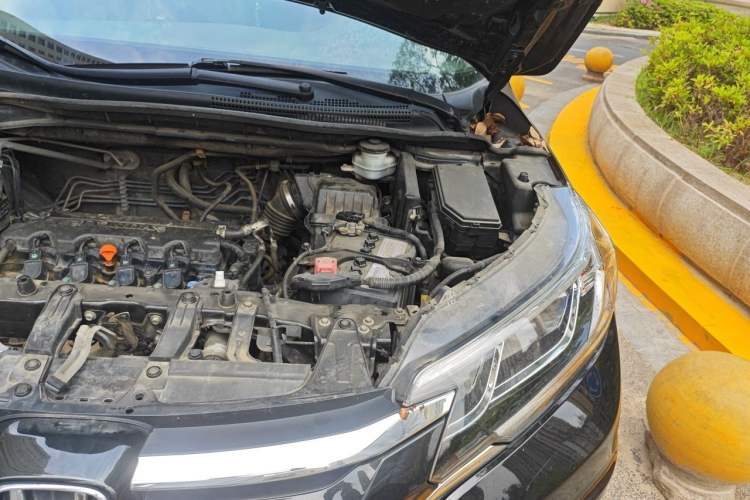 Used Honda CR-V 2015 2.0L two-wheel drive Fashion Edition Engine Bay Left