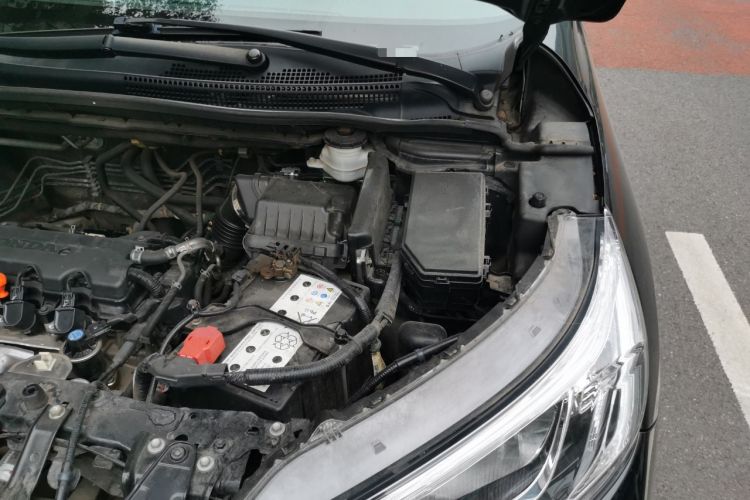 Used Honda CR-V 2015 2.0L two-wheel drive Fashion Edition Engine Bay Left