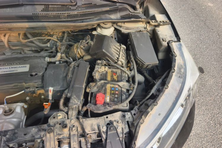 Used Honda CR-V 2015 2.4L four-wheel drive luxury version Engine Bay Left