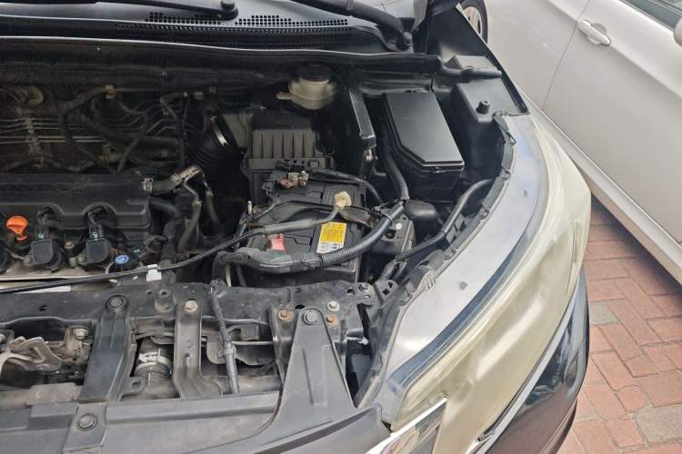 Used Honda CR-V 2015 2.0L Four-Wheel Drive Fashion Edition Engine Bay Left