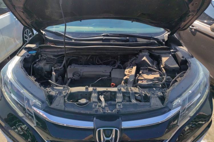 Used Honda CR-V 2015 2.4L two-wheel drive luxury version Engine Bay