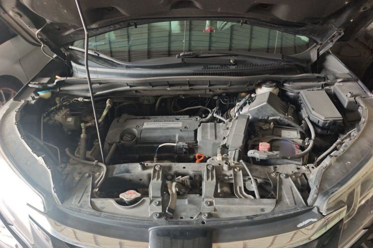 Used Honda CR-V 2015 2.4L two-wheel drive luxury version Engine Bay