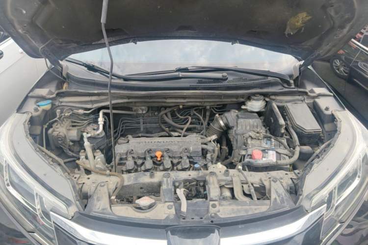 Used Honda CR-V 2015 2.0L two-wheel drive Fashion Edition Engine Bay