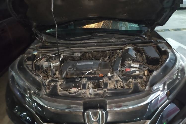 Used Honda CR-V 2015 2.4L four-wheel drive luxury version Engine Bay