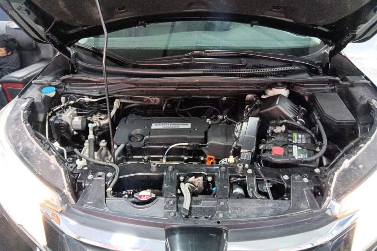 Used Honda CR-V 2015 2.4L four-wheel drive luxury version Engine Bay