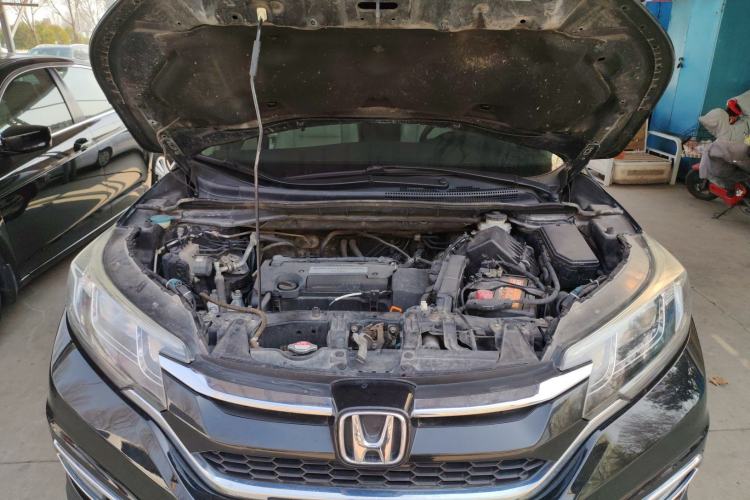 Used Honda CR-V 2015 2.4L four-wheel drive luxury version Engine Bay