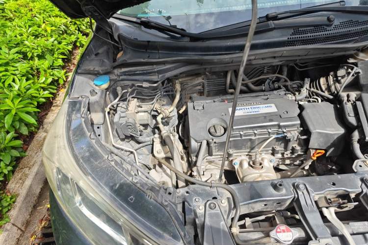 Used Honda CR-V 2015 2.4L two-wheel drive luxury version Engine Bay Right