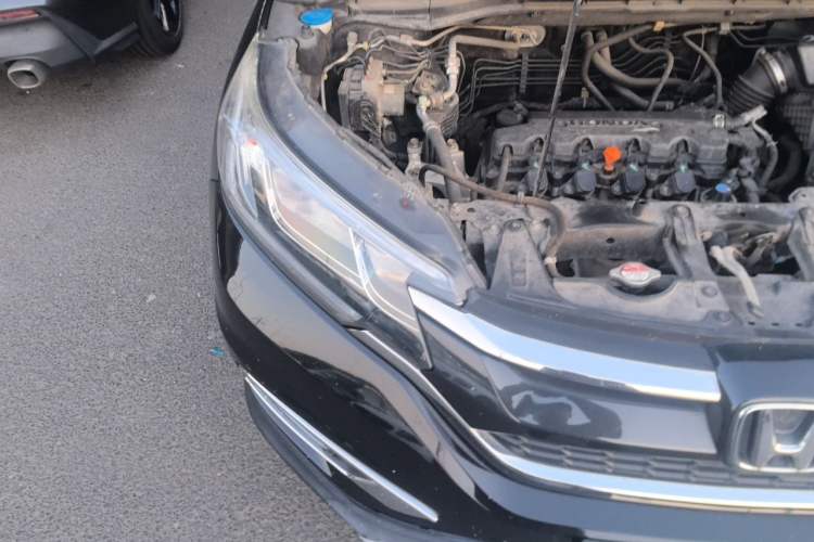 Used Honda CR-V 2015 2.0L two-wheel drive Fashion Edition Engine Bay Right