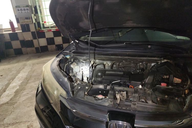 Used Honda CR-V 2015 2.4L two-wheel drive luxury version Engine Bay Right