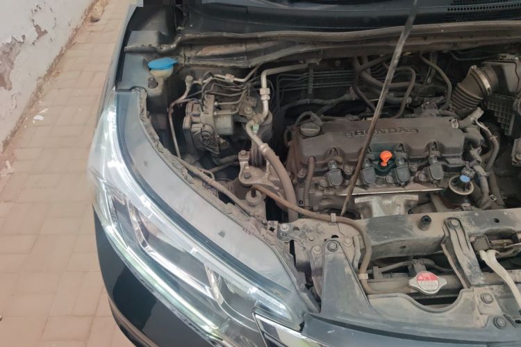 Used Honda CR-V 2015 2.0L two-wheel drive Fashion Edition Engine Bay Right