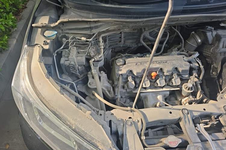 Used Honda CR-V 2015 2.0L two-wheel drive Fashion Edition Engine Bay Right