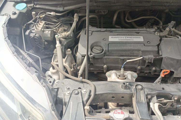 Used Honda CR-V 2015 2.4L two-wheel drive luxury version Engine Bay Right