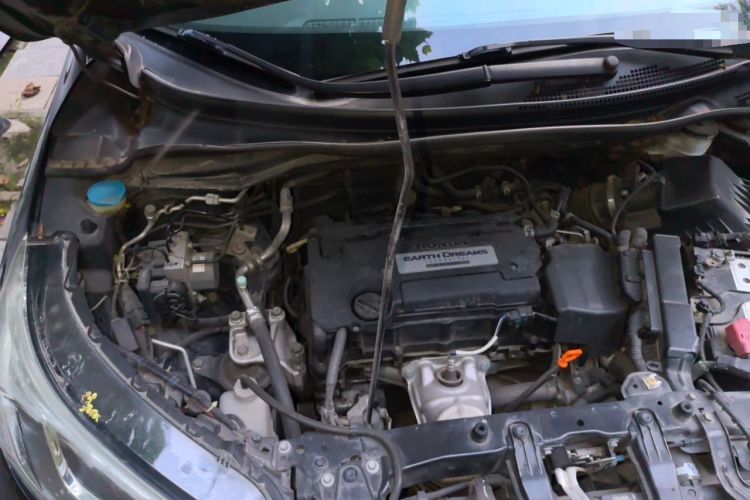 Used Honda CR-V 2015 2.4L two-wheel drive luxury version Engine Bay Right