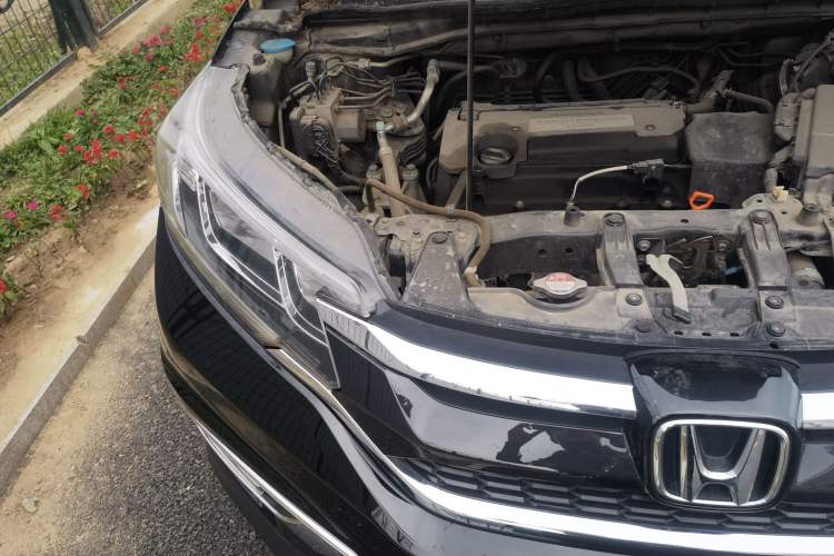 Used Honda CR-V 2015 2.4L four-wheel drive luxury version Engine Bay Right