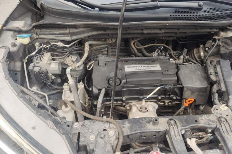 Used Honda CR-V 2015 2.4L two-wheel drive luxury version Engine Bay Right