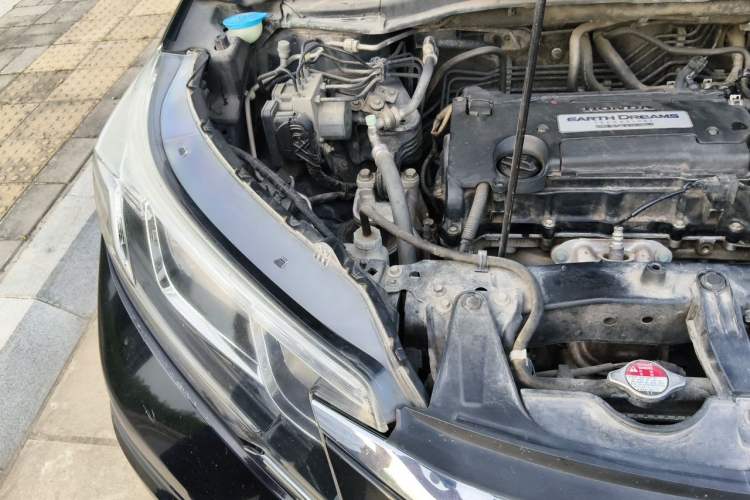 Used Honda CR-V 2015 2.4L four-wheel drive luxury version Engine Bay Right