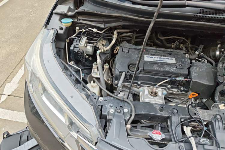 Used Honda CR-V 2015 2.4L two-wheel drive luxury version Engine Bay Right