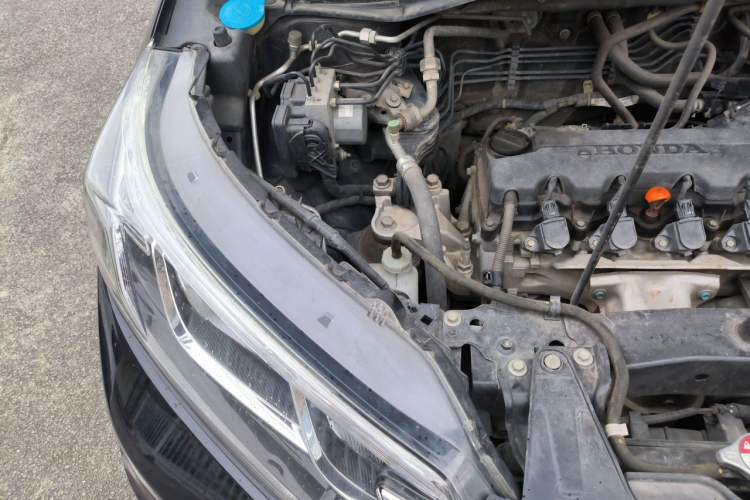 Used Honda CR-V 2015 2.0L two-wheel drive urban version Engine Bay Right