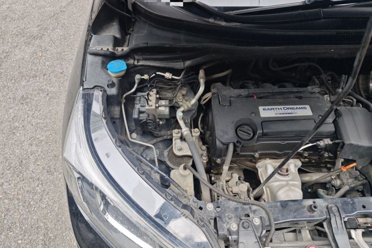 Used Honda CR-V 2015 2.4L four-wheel drive luxury version Engine Bay Right