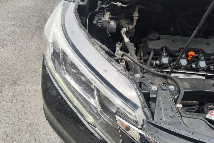 Used Honda CR-V 2015 2.0L two-wheel drive urban version Engine Bay Right