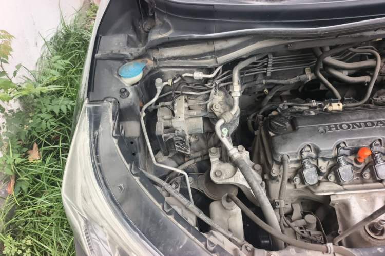 Used Honda CR-V 2015 2.0L two-wheel drive urban version Engine Bay Right
