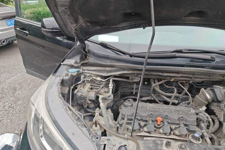 Used Honda CR-V 2015 2.0L two-wheel drive Fashion Edition Engine Bay Right