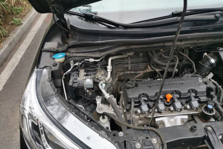 Used Honda CR-V 2015 2.0L two-wheel drive Fashion Edition Engine Bay Right